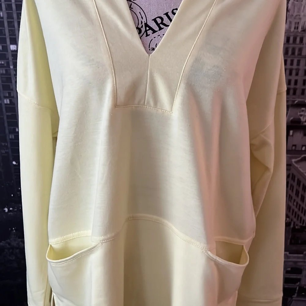 Lightweight V Neck Hoodie w. Front Pockets - Picture 6 of 9